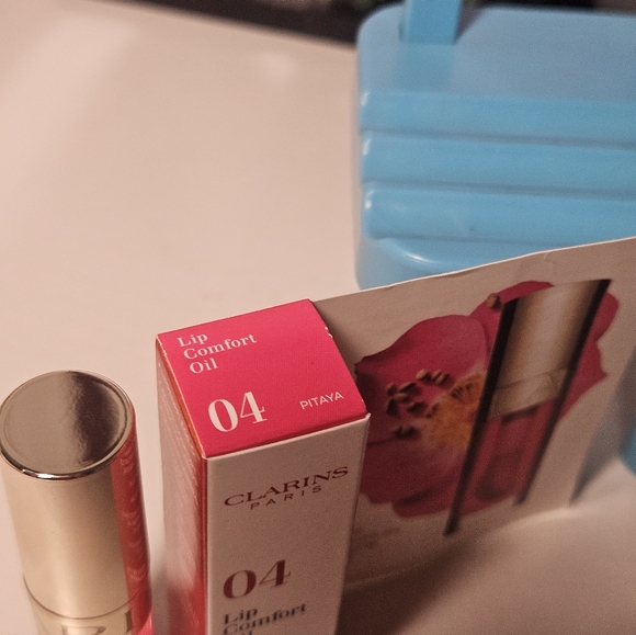 Clarins Lip Comfort Oil - Picture 8 of 12